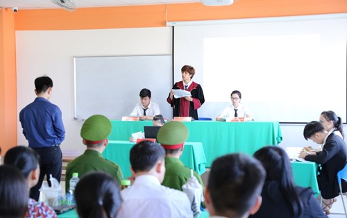 PHIÊN TÒA GIẢ ĐỊNH –  RÈN LUYỆN BẢN LĨNH SINH VIÊN LUẬT